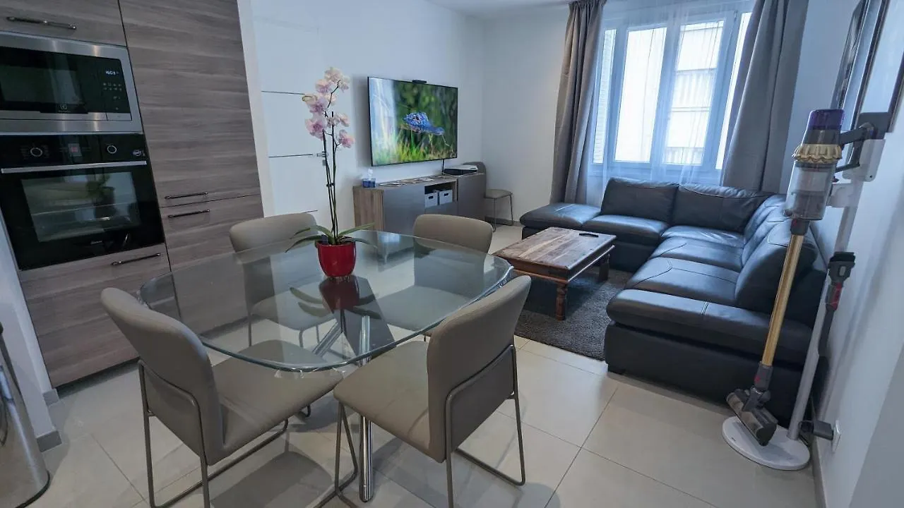 Apt 2 Chambres - Direct Gare Part-Dieu, Lyon - Ascenseur & Wi-Fi Gratuit contacts